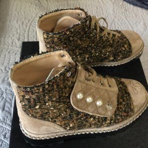 ✨Chanel ✨short ankle boots size 38.5